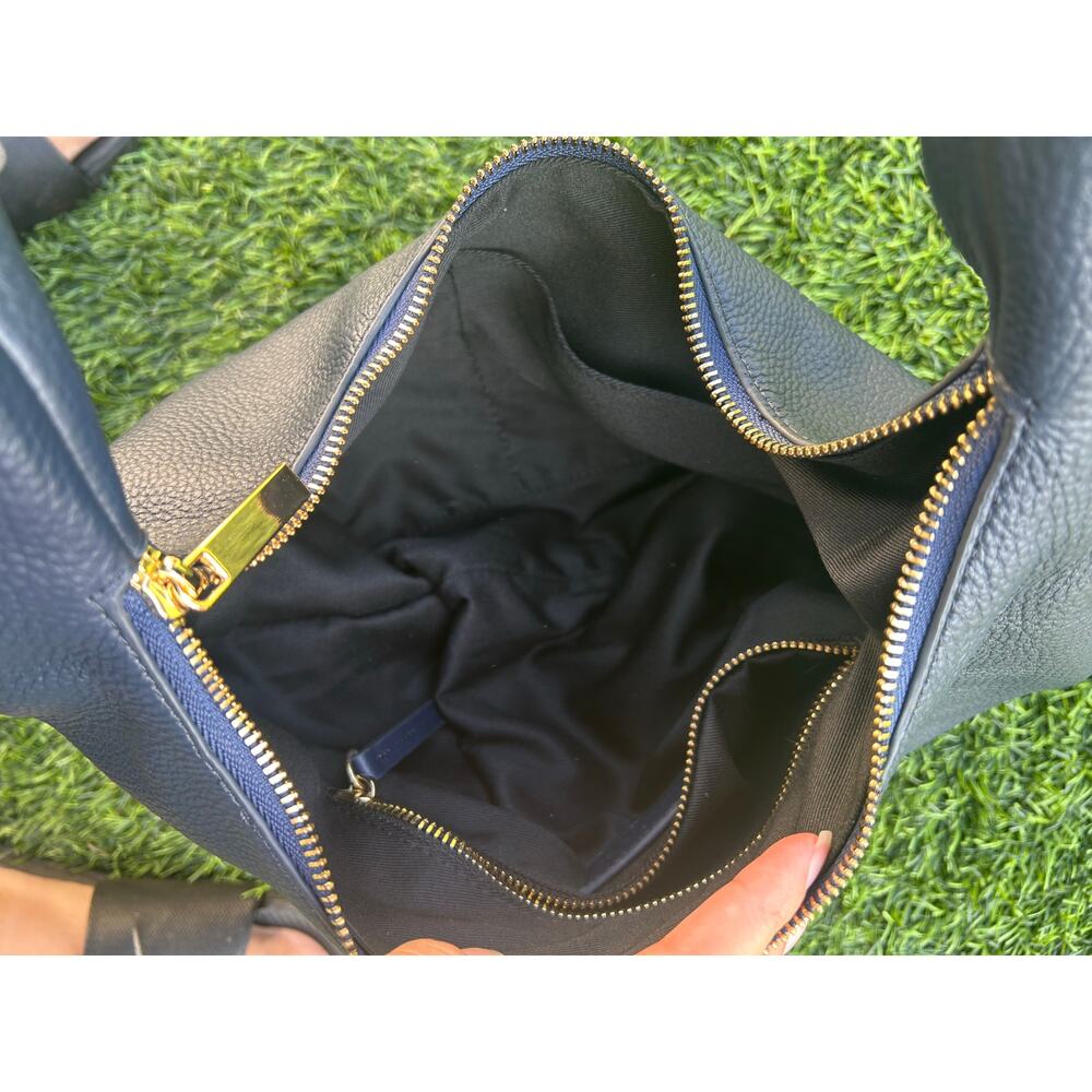 Tote Le Monde Navy Blue leather shoulder bag - Picture 6 of 9